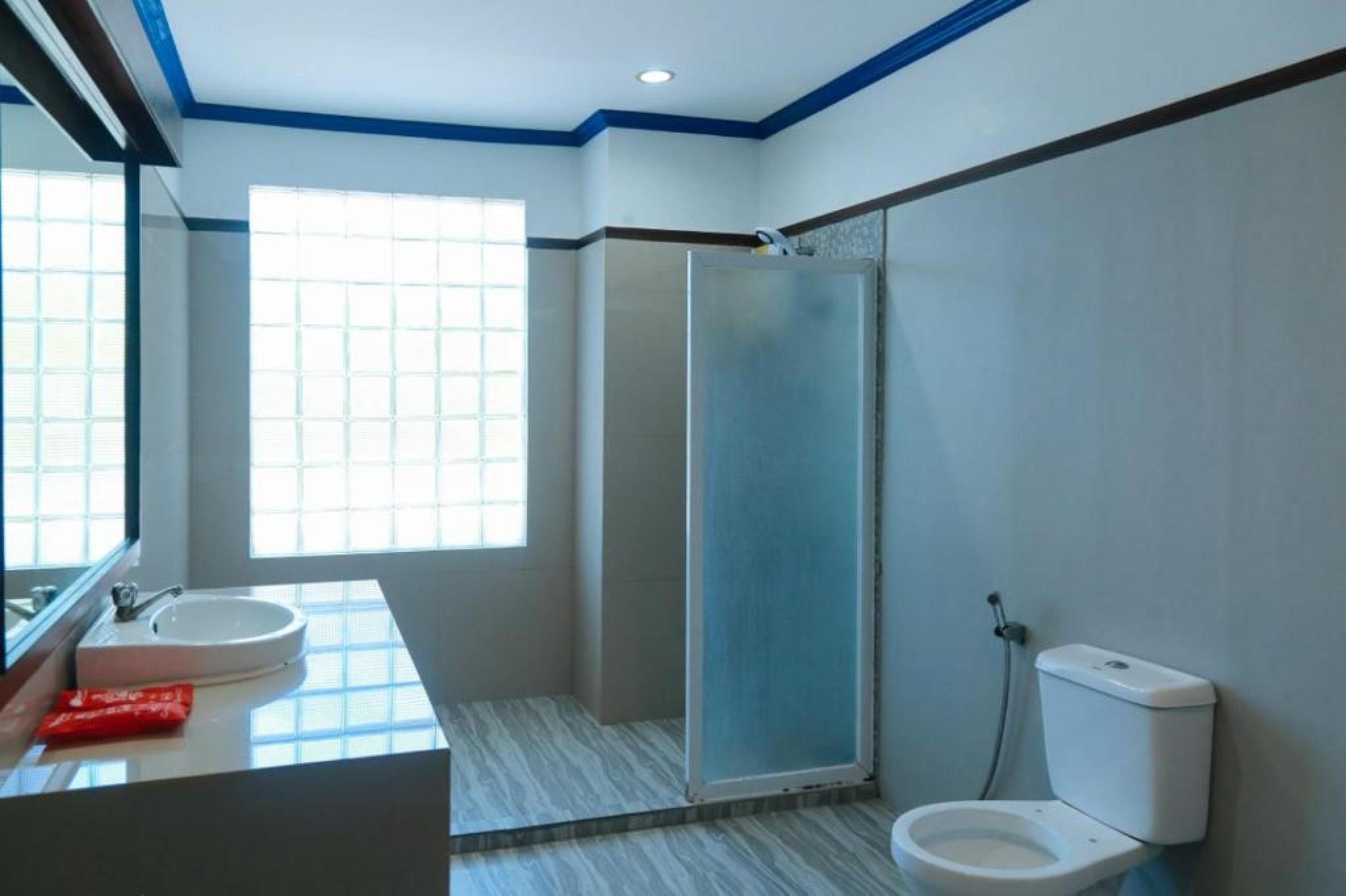 Reddoorz @ Castle Chateau Hotel Iloilo City